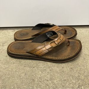 Clarks Fenner Flip Flop Sandals Womens Size 7 Brown Comfort Beach Outdoor Buckle